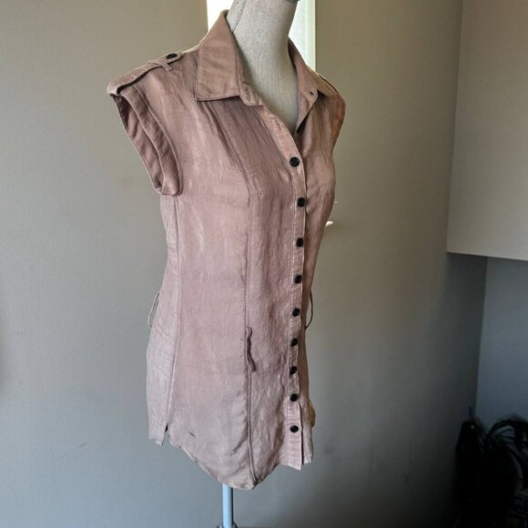 Women’s Long Button Down Safari-Style Shirt - Size Small - Picture 4 of 7